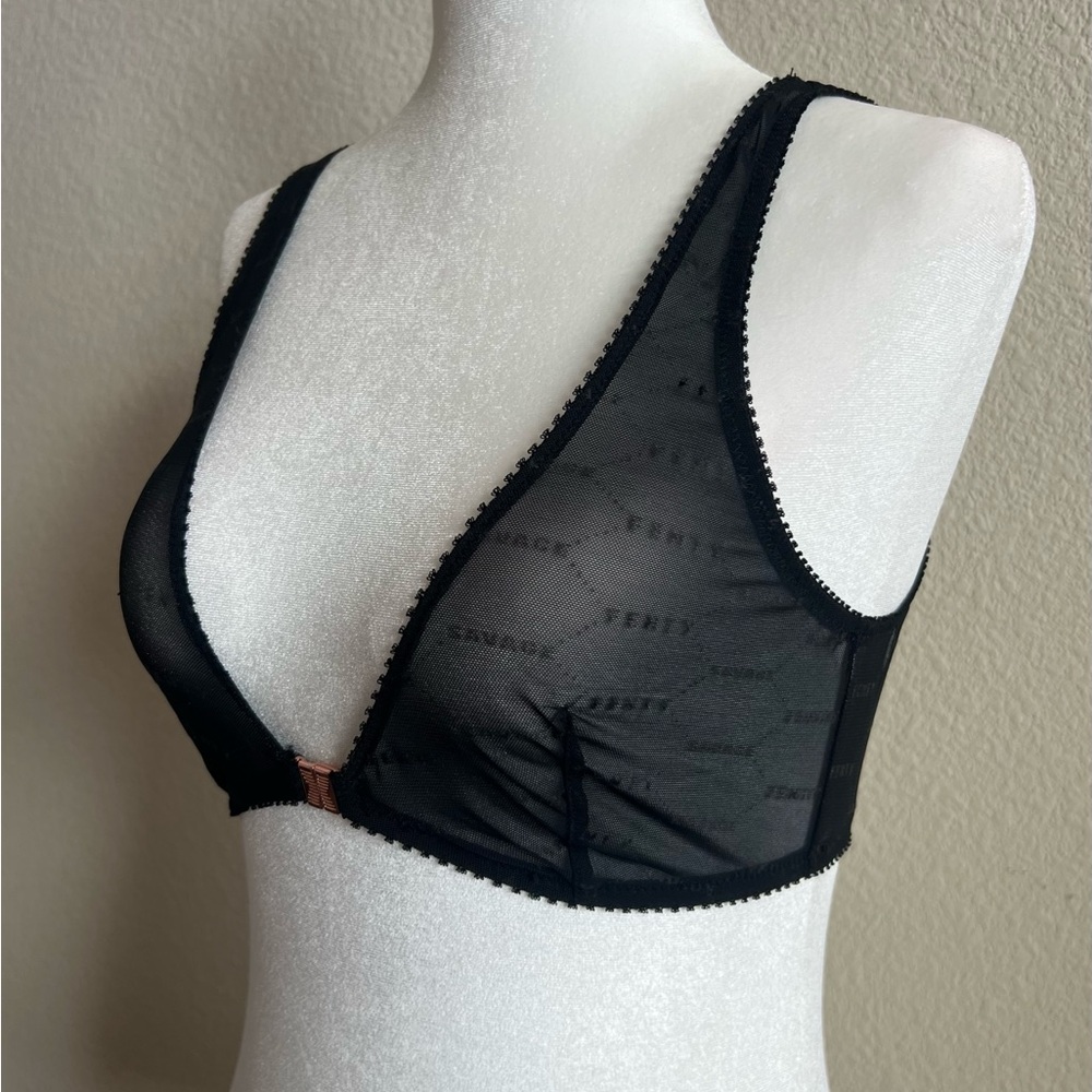 Savage X Fenty "Flocked Logo Bralette" 🖤